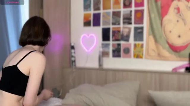 Image 4 of lisalewi Stream on Chaturbate on 13 months ago