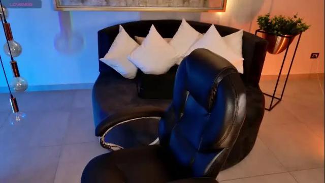 Image 4 of lisamonroe_ Stream on Chaturbate on 1 month ago