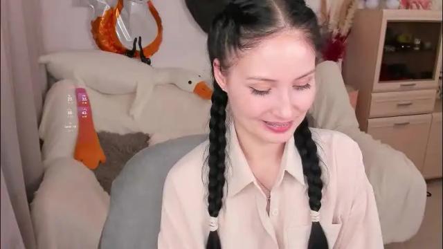 Image 3 of lisamooore Stream on Chaturbate on 1 month ago