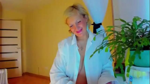 Image 4 of lisasimsx Stream on Chaturbate on 2 months ago
