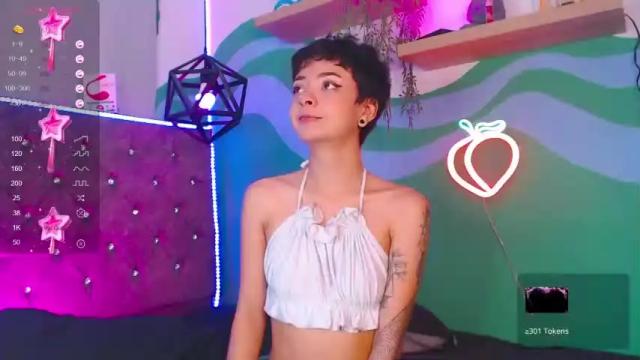 Image 12 of lisathomm2023 Stream on Chaturbate on 16 months ago