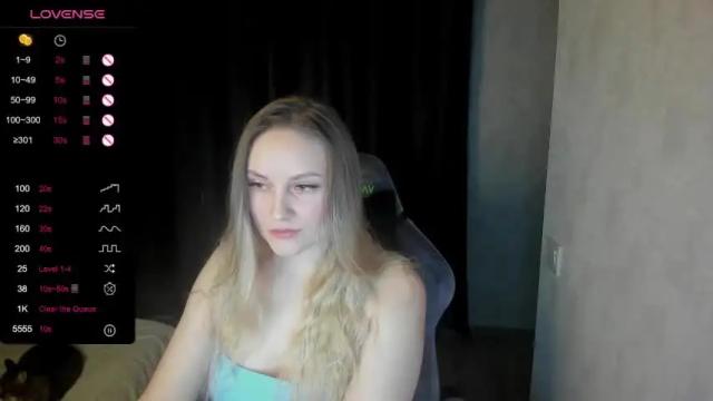 Image 3 of lisavanoranje Stream on Chaturbate on 17 months ago
