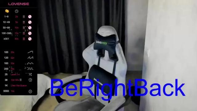 Image 4 of lisavanoranje Stream on Chaturbate on 16 months ago