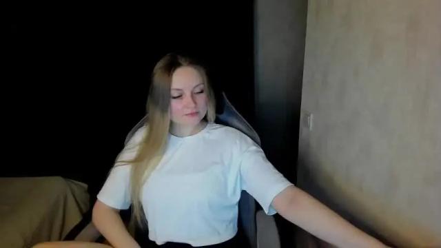 Image 10 of lisavanoranje Stream on Chaturbate on 16 months ago