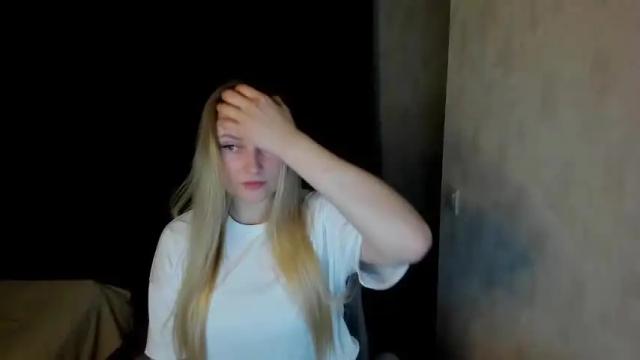 Image 4 of lisavanoranje Stream on Chaturbate on 16 months ago