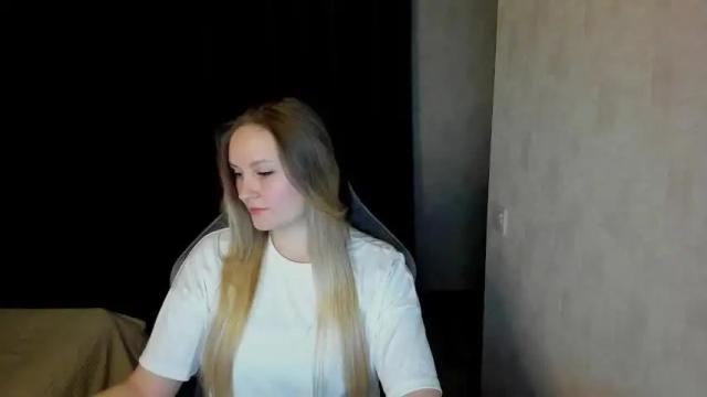 Image 6 of lisavanoranje Stream on Chaturbate on 16 months ago