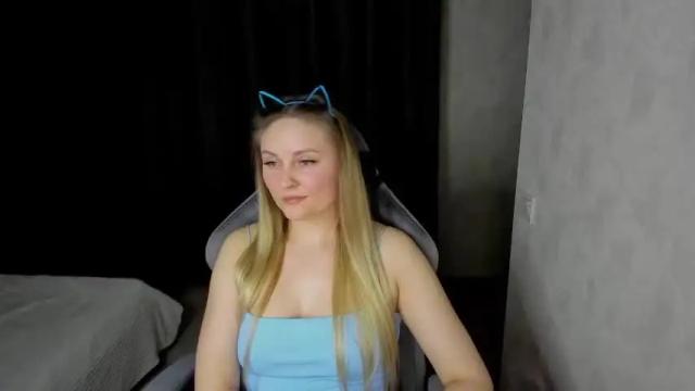 Image 10 of lisavanoranje Stream on Chaturbate on 16 months ago