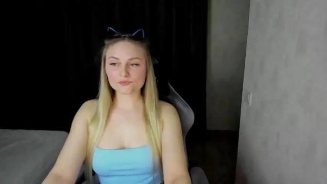 Image 3 of lisavanoranje Stream on Chaturbate on 16 months ago