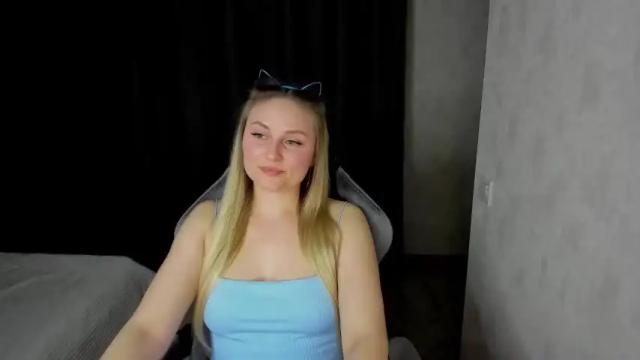 Image 8 of lisavanoranje Stream on Chaturbate on 16 months ago