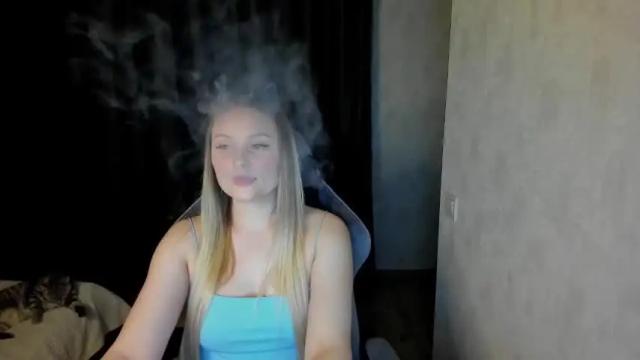 Image 2 of lisavanoranje Stream on Chaturbate on 16 months ago