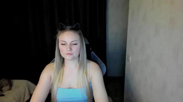 Image 3 of lisavanoranje Stream on Chaturbate on 16 months ago