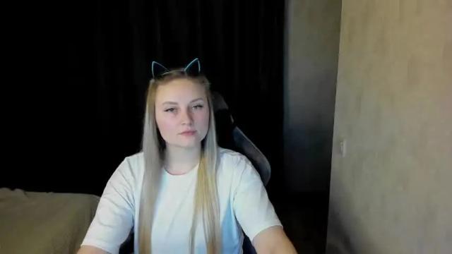 Image 10 of lisavanoranje Stream on Chaturbate on 16 months ago