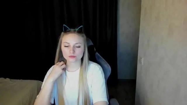 Image 11 of lisavanoranje Stream on Chaturbate on 16 months ago