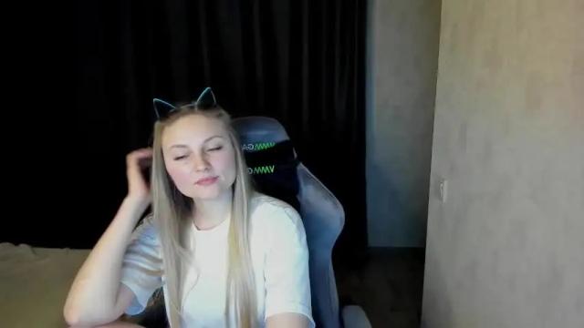 Image 12 of lisavanoranje Stream on Chaturbate on 16 months ago