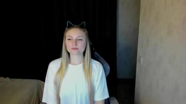 Image 7 of lisavanoranje Stream on Chaturbate on 16 months ago