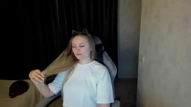 Image 10 of lisavanoranje Stream on Chaturbate on 16 months ago