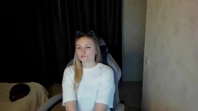 Image 11 of lisavanoranje Stream on Chaturbate on 16 months ago
