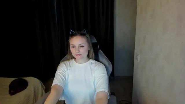 Image 12 of lisavanoranje Stream on Chaturbate on 16 months ago