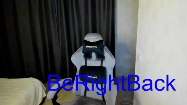Image 4 of lisavanoranje Stream on Chaturbate on 16 months ago