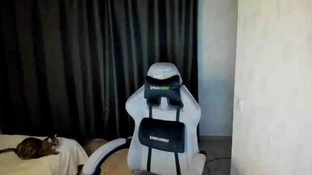 Image 2 of lisavanoranje Stream on Chaturbate on 16 months ago