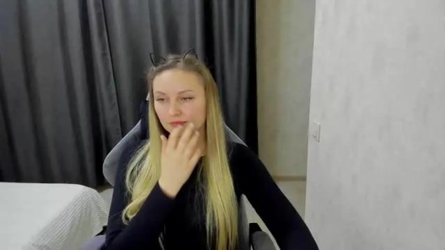 Image 12 of lisavanoranje Stream on Chaturbate on 16 months ago