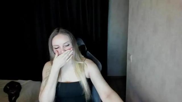 Image 6 of lisavanoranje Stream on Chaturbate on 16 months ago