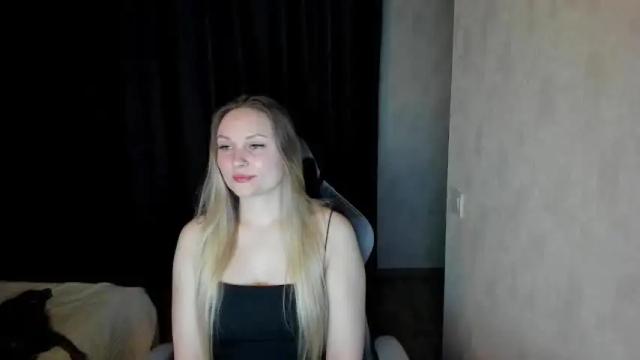 Image 8 of lisavanoranje Stream on Chaturbate on 16 months ago