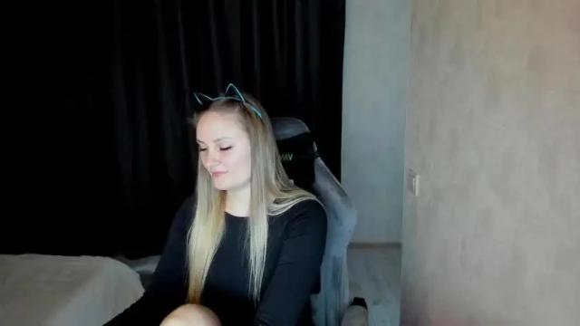 Image 4 of lisavanoranje Stream on Chaturbate on 16 months ago