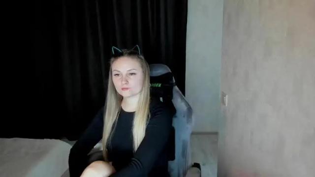 Image 7 of lisavanoranje Stream on Chaturbate on 16 months ago
