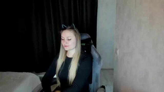 Image 8 of lisavanoranje Stream on Chaturbate on 16 months ago