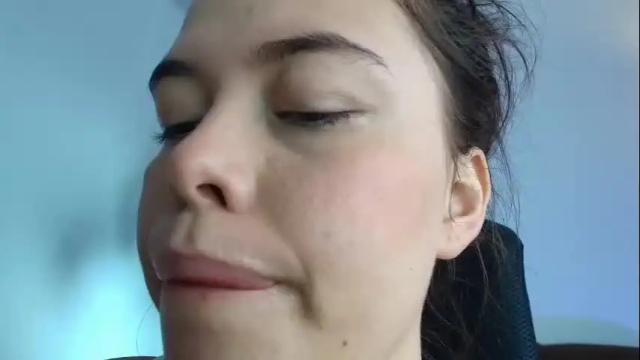 Image 3 of lisbet_21x Stream on Chaturbate on 4 months ago
