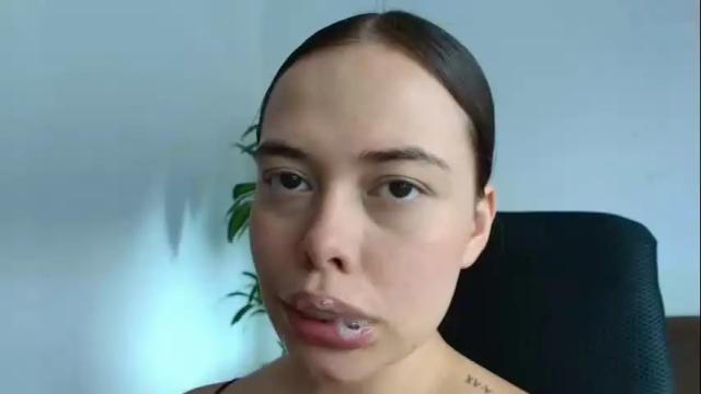 Image 4 of lisbet_21x Stream on Chaturbate on 3 months ago