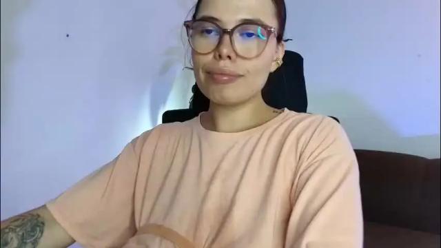 Image 4 of lisbet_21x Stream on Chaturbate on 2 months ago