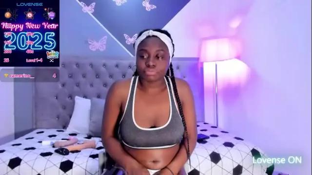Image 11 of lisbethdavilas Stream on Chaturbate on 13 days ago