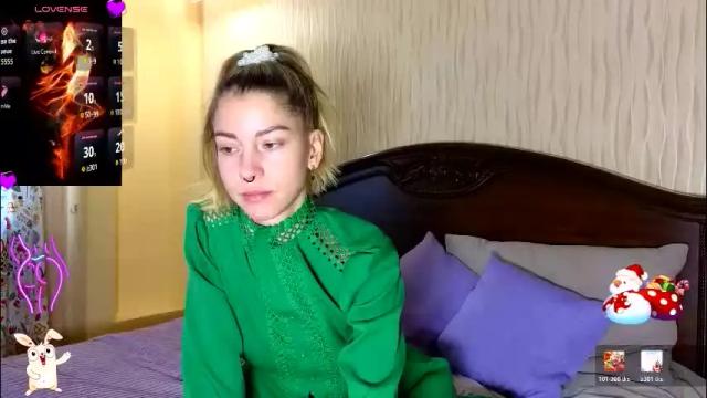 Image 2 of lisi4ka_basik33 Stream on Chaturbate on 19 days ago