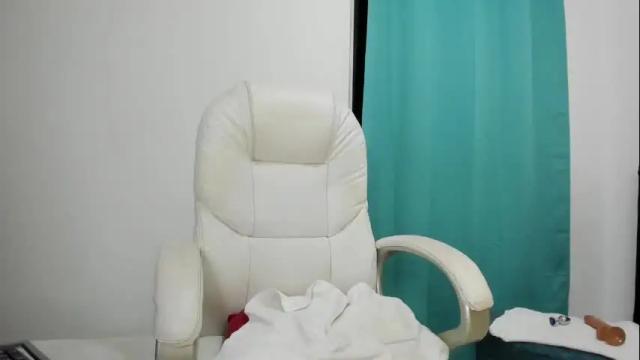 Image 6 of liss_glow Stream on Chaturbate on 6 days ago