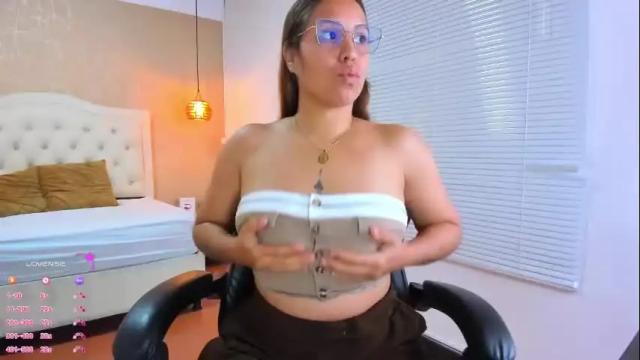 Image 3 of lissa_jhonsoon Stream on Chaturbate on 1 month ago