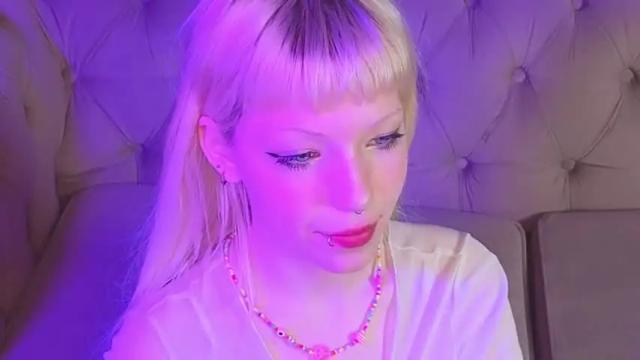 Image 10 of lissa_kissy Stream on Chaturbate on 14 months ago