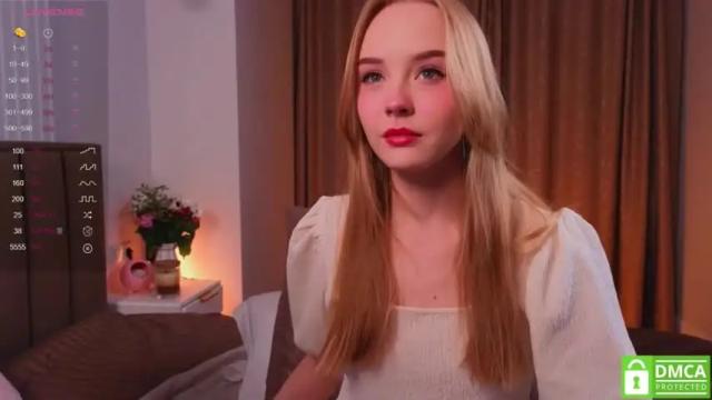 Image 3 of lissa_meooow Stream on Chaturbate on 13 months ago