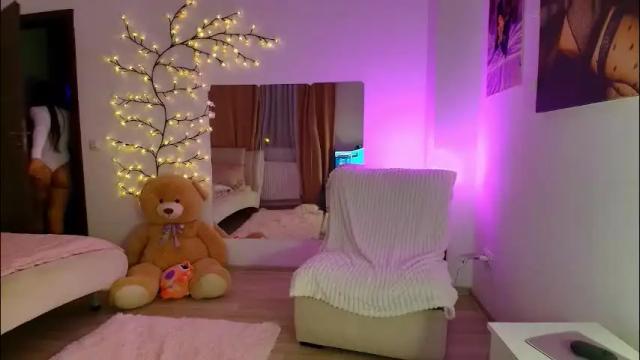 Image 4 of lissa_yassemin Stream on Chaturbate on 1 month ago