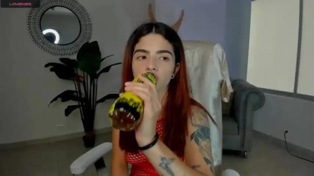 Image 10 of lissaa_rosse Stream on Chaturbate on 16 months ago