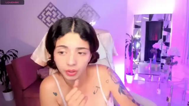 Image 4 of lissaa_rosse Stream on Chaturbate on 16 months ago