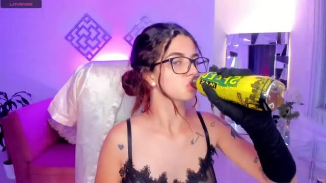 Image 6 of lissaa_rosse Stream on Chaturbate on 15 months ago