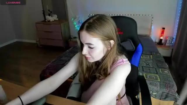 Image 6 of lissacain Stream on Chaturbate on 17 months ago