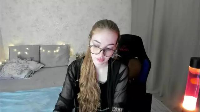 Image 12 of lissacain Stream on Chaturbate on 4 months ago