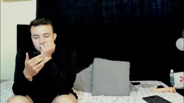 Image 12 of lissandthor Stream on Chaturbate on 2 months ago