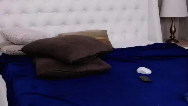 Image 7 of little__iris Stream on Chaturbate on 1 month ago