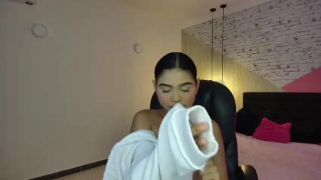 Thumbnail 1, little__liar's Stream at Chaturbate, 26 months ago