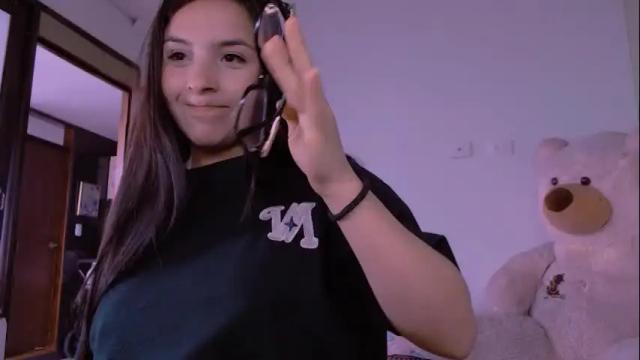 Image 2 of little__samantha_ Stream on Chaturbate on 2 months ago