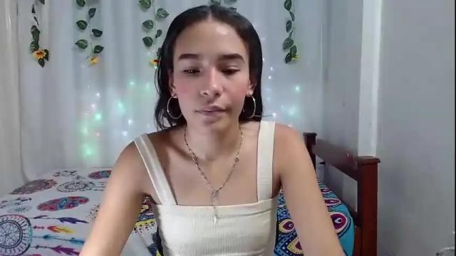 Image 10 of little_aisha018 Stream on Chaturbate on 18 months ago